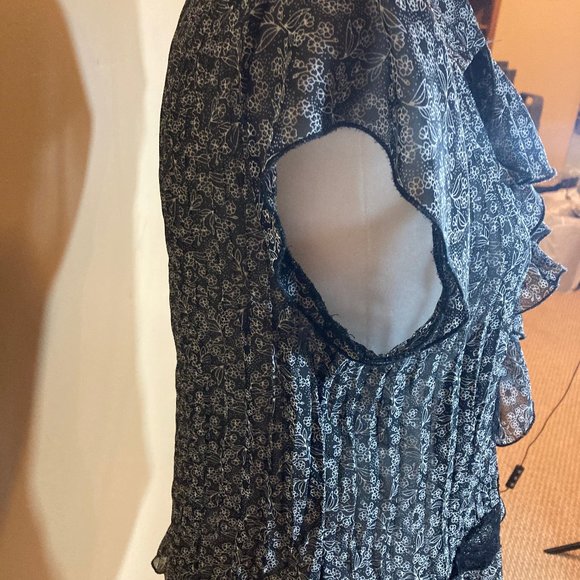 #44 Sash Ruffle Front Sheer Blouse, Black & White, Size L - Picture 3 of 5